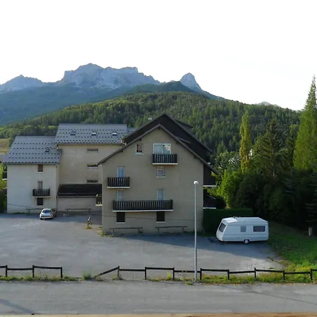 T3 Avec Balcon, - Fr-1-804-25